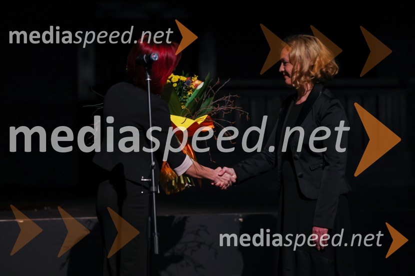  Breda Arnšek, podžupanja Mestne občine Celje; mag. Tina Kosi, upravnica SLG Celje30. Dnevi komedije, otvoritev v SLG Celje