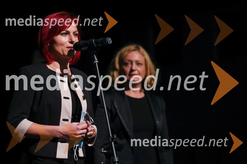  Breda Arnšek, podžupanja Mestne občine Celje; mag. Tina Kosi, upravnica SLG Celje30. Dnevi komedije, otvoritev v SLG Celje