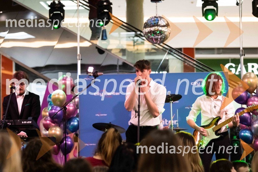  Žiga Žvižej, glasbena skupina LPS;  Filip Vidušin, glasbena skupina LPS;  Mark Semeja, glasbena skupina LPSKoncert celjske skupine LPS v Citycentru Celje