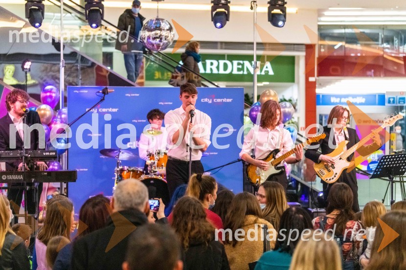  Žiga Žvižej, glasbena skupina LPS;  Gašper Hlupič, glasbena skupina LPS;  Filip Vidušin, glasbena skupina LPS;  Mark Semeja, glasbena skupina LPS;  Zala Velenšek, glasbena skupina LPSKoncert celjske skupine LPS v Citycentru Celje