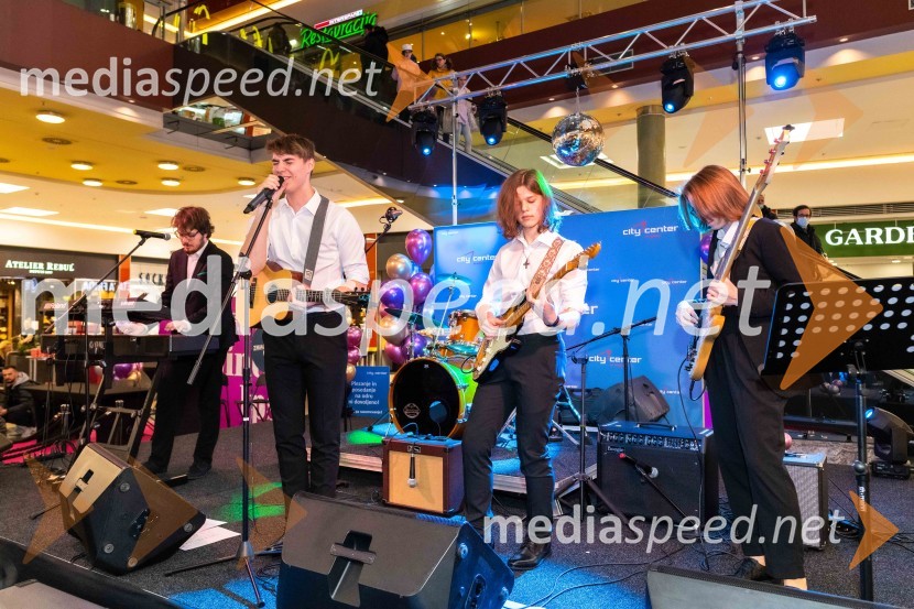  Žiga Žvižej, glasbena skupina LPS;  Filip Vidušin, glasbena skupina LPS;  Mark Semeja, glasbena skupina LPS;  Zala Velenšek, glasbena skupina LPSKoncert celjske skupine LPS v Citycentru Celje