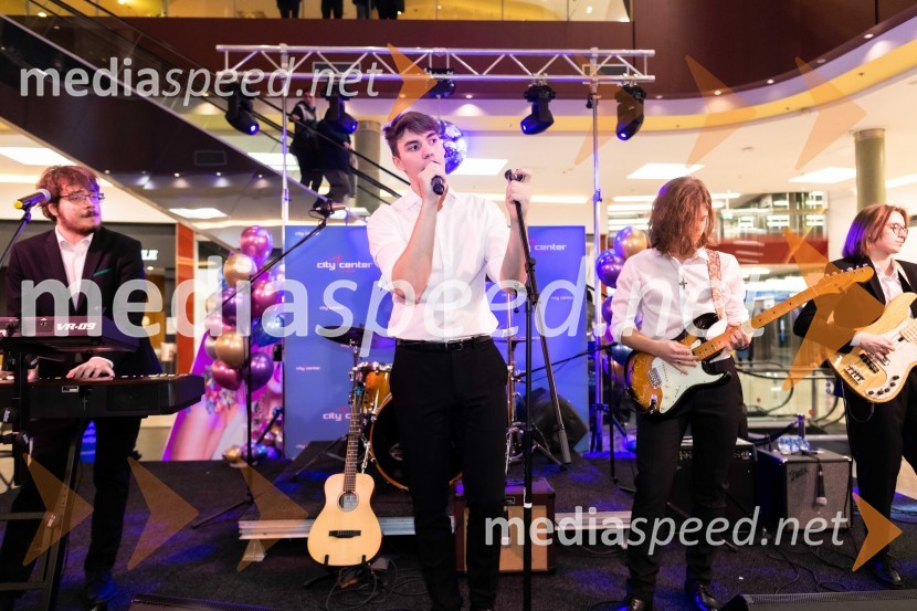  Žiga Žvižej, glasbena skupina LPS;  Filip Vidušin, glasbena skupina LPS;  Mark Semeja, glasbena skupina LPS;  Zala Velenšek, glasbena skupina LPSKoncert celjske skupine LPS v Citycentru Celje