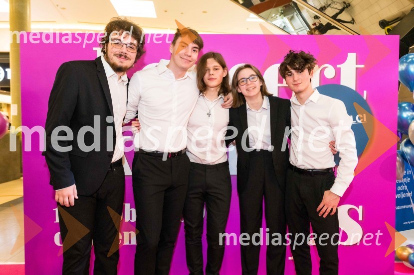  Žiga Žvižej, glasbena skupina LPS;  Filip Vidušin, glasbena skupina LPS;  Mark Semeja, glasbena skupina LPS;  Zala Velenšek, glasbena skupina LPS;  Gašper Hlupič, glasbena skupina LPSKoncert celjske skupine LPS v Citycentru Celje