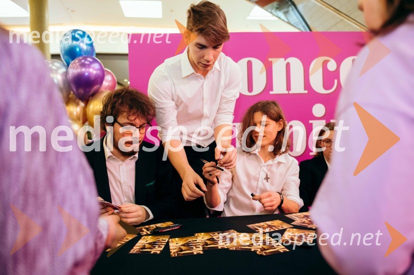  Žiga Žvižej, glasbena skupina LPS;  Filip Vidušin, glasbena skupina LPS;  Mark Semeja, glasbena skupina LPSKoncert celjske skupine LPS v Citycentru Celje