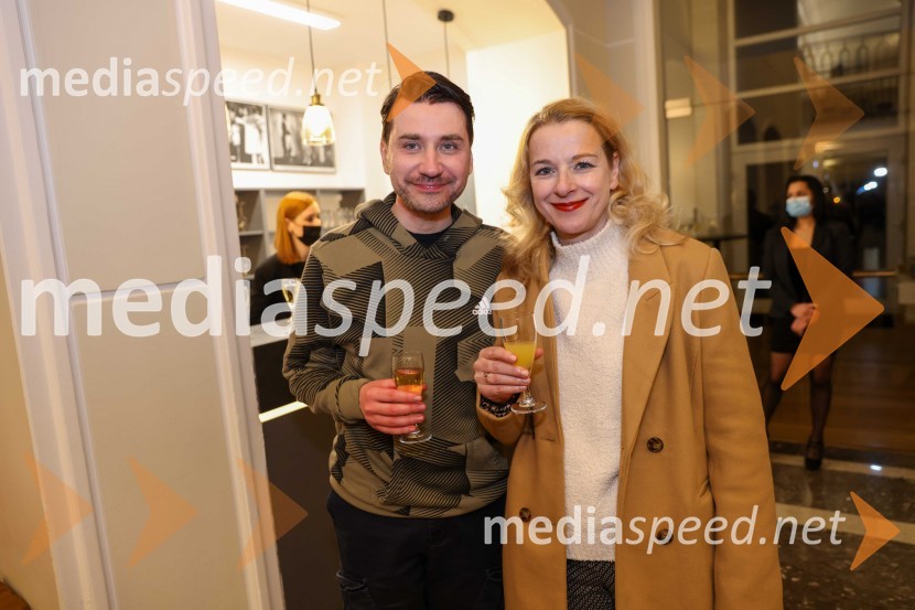  Saša Tabaković, igralec, nekdanji poslanec SMC;  Barbara Cerar, igralka30. Dnevi komedije, otvoritev v SLG Celje