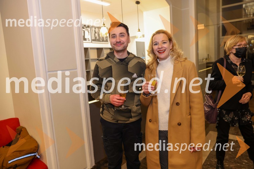  Saša Tabaković, igralec, nekdanji poslanec SMC;  Barbara Cerar, igralka30. Dnevi komedije, otvoritev v SLG Celje