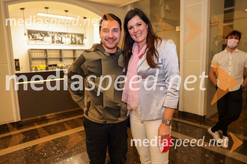  Saša Tabaković, igralec, nekdanji poslanec SMC;  Janja Sluga, poslanka DZ30. Dnevi komedije, otvoritev v SLG Celje