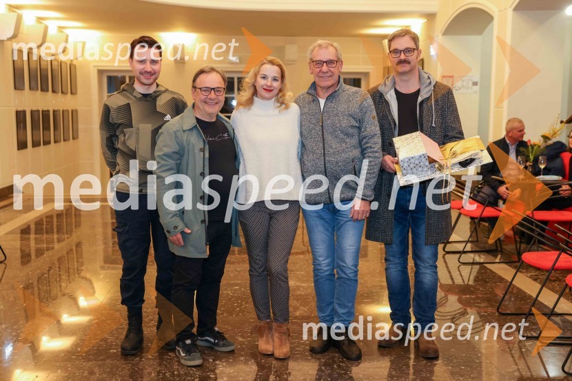  Saša Tabaković, igralec, nekdanji poslanec SMC;  Bojan Emeršič, igralec;  Barbara Cerar, igralka;  Aleš Valič, igralec;  Jurij  Zrnec, igralec30. Dnevi komedije, otvoritev v SLG Celje