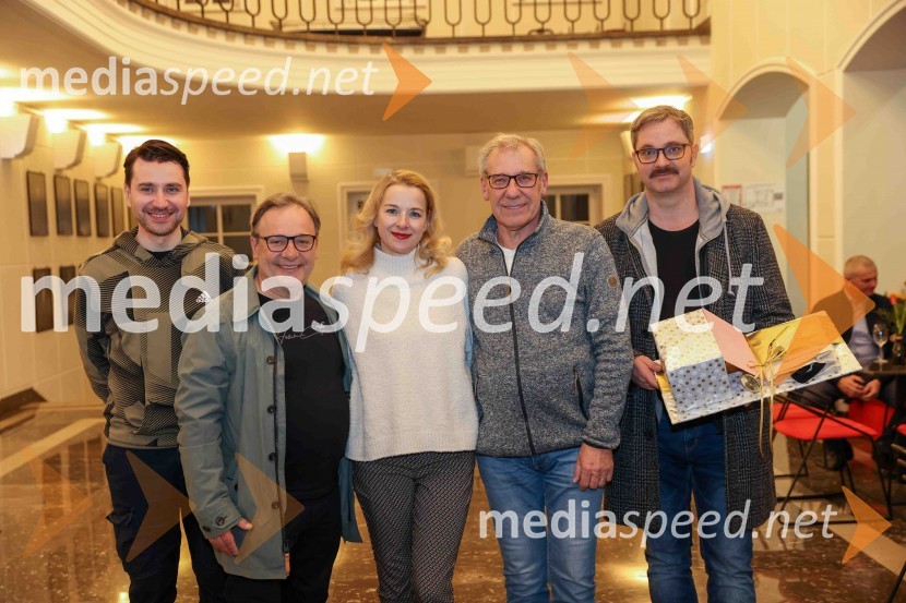  Saša Tabaković, igralec, nekdanji poslanec SMC;  Bojan Emeršič, igralec;  Barbara Cerar, igralka;  Aleš Valič, igralec;  Jurij  Zrnec, igralec30. Dnevi komedije, otvoritev v SLG Celje