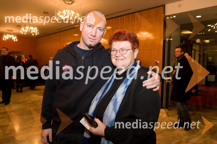 Tomaž Okroglič - Rous, klaviaturist skupine Siddharta z mamoPremiera predstave Sugar - Nekateri so za vroče