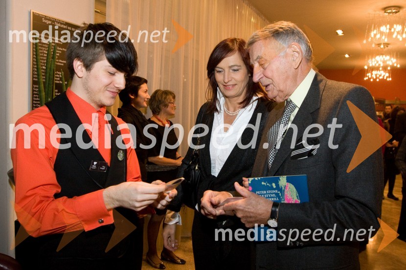 Demeter Bitenc, nekdanji igralec in spremljevalka Majda PintarPremiera predstave Sugar - Nekateri so za vroče