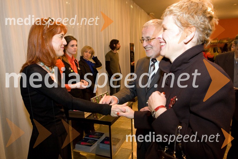 Barbara Hieng Samobor, direktorica MGL, Peter Čeferin, odvetnik in njegova spremljevalka Rija ČičPremiera predstave Sugar - Nekateri so za vroče