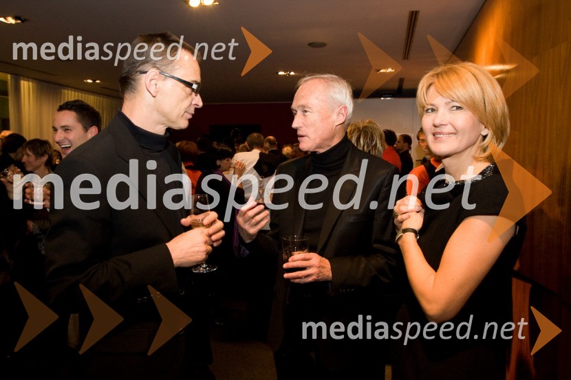 Igor Samobor, igralec, Janez Pergar, predsednik upravnega odbora podjetja Kompas d.d. in njegova soproga Nevenka Črešnar Pergar, lastnica in direktorica podjetja NP ConsultingPremiera predstave Sugar - Nekateri so za vroče