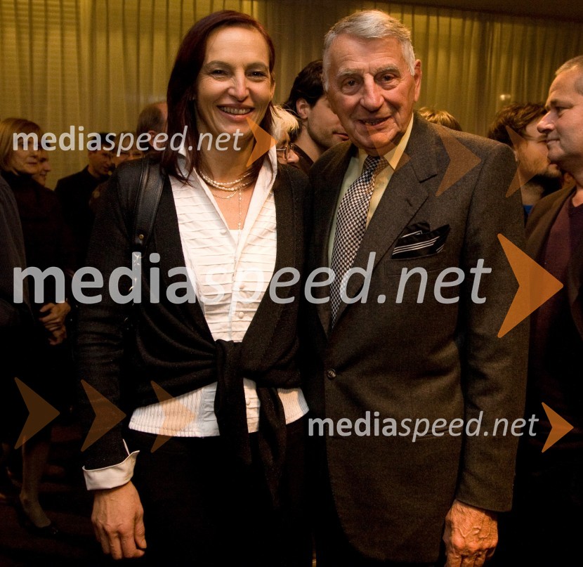 Demeter Bitenc, nekdanji igralec s spremljevalko Majdo PintarPremiera predstave Sugar - Nekateri so za vroče