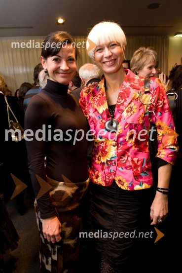 Simona Belle, služba za stike z javnostmi MGL in Barbra Drnač, plesna novinarka in urednica oddaje Parada plesaPremiera predstave Sugar - Nekateri so za vroče