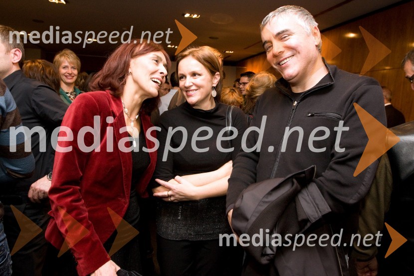 Mirjam Korbar Žlajpah, igralka in Zoran Predin, pevec z ženo Barbaro Lapajne PredinPremiera predstave Sugar - Nekateri so za vroče