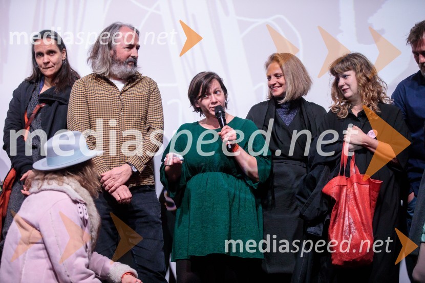  Iza Strehar, dramatičarka in scenaristkaPrasica, premiera filma Tijane Zinajić