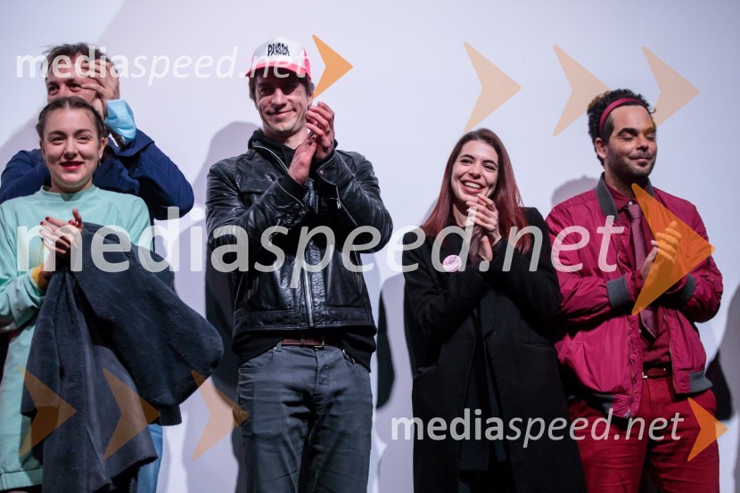  Liza Marijina, igralka;  Jure Henigman, igralec;  Anuša  Kodelja, igralka;  Tosja Flaker Berce, filmski režiser, igralecPrasica, premiera filma Tijane Zinajić