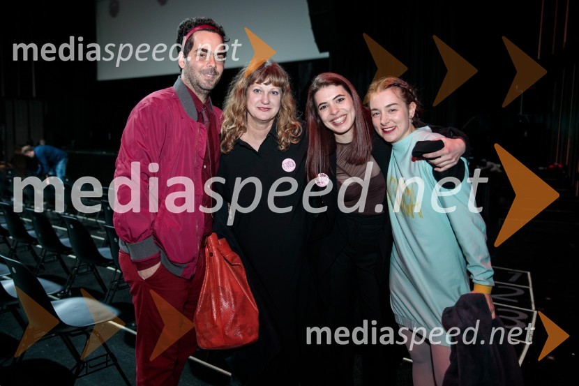  Tosja Flaker Berce, filmski režiser, igralec;  Tijana Zinajić, režiserka, igralka;  Anuša  Kodelja, igralka;  Liza Marijina, igralkaPrasica, premiera filma Tijane Zinajić