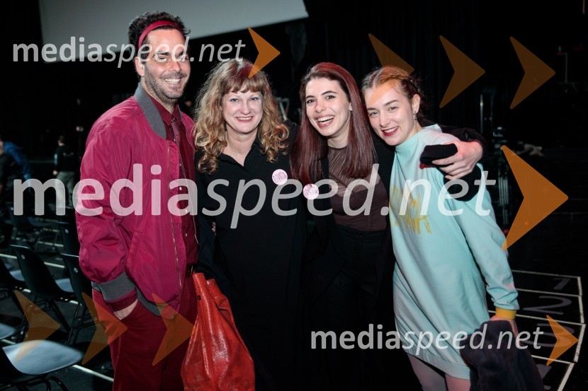  Tosja Flaker Berce, filmski režiser, igralec;  Tijana Zinajić, igralka, asistentka režije;  Anuša  Kodelja, igralka;  Liza Marijina, igralkaPrasica, premiera filma Tijane Zinajić