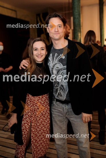  Urša Premik, fotografinja;  Domen Valič, igralecPrasica, premiera filma Tijane Zinajić