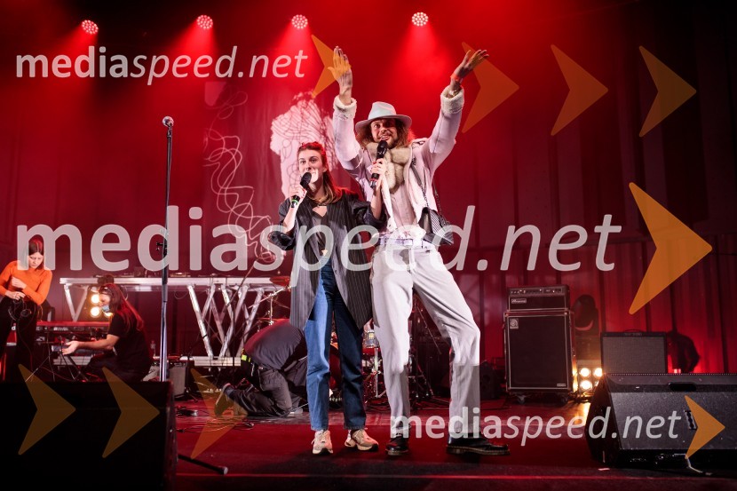  Mila Peršin, igralka;  Miha Možina, scenaristPrasica, premiera filma Tijane Zinajić