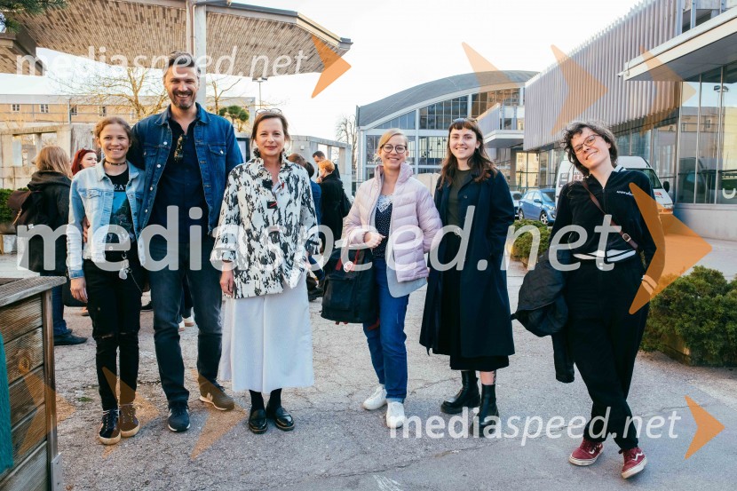 Razcufane zgodbe, predpremiera, Slovensko mladinsko gledališče