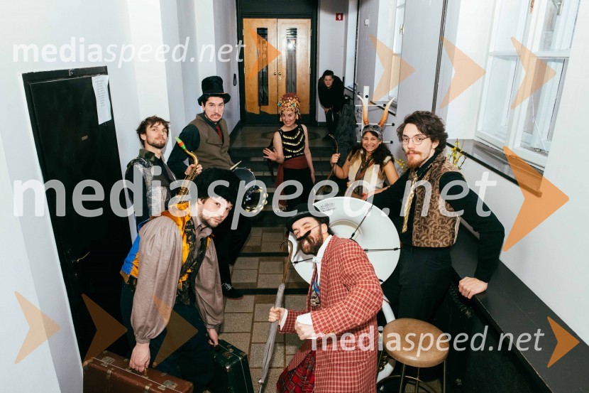 Razcufane zgodbe, predpremiera, Slovensko mladinsko gledališče