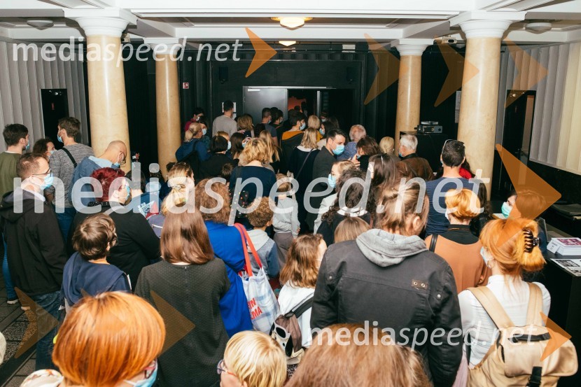 Razcufane zgodbe, predpremiera, Slovensko mladinsko gledališče