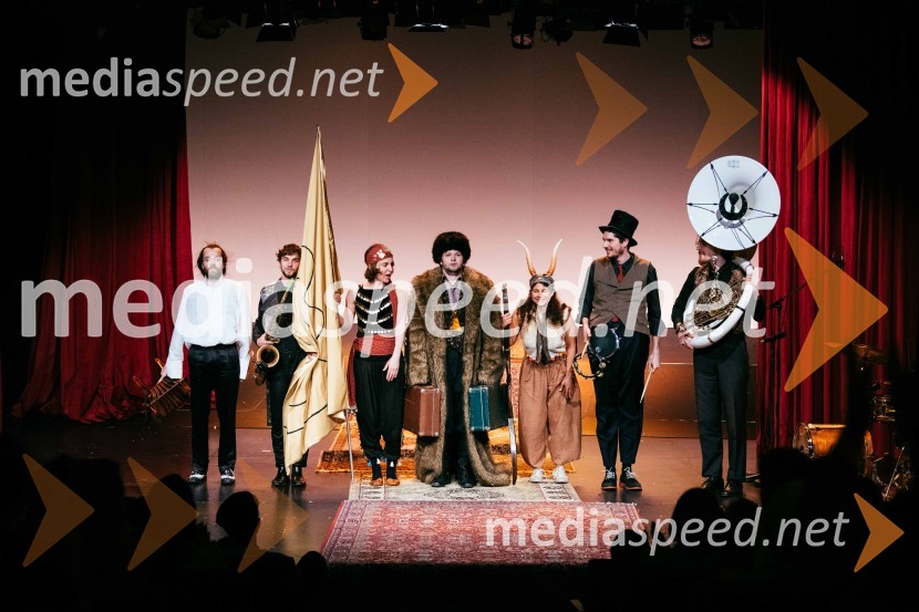 Razcufane zgodbe, predpremiera, Slovensko mladinsko gledališče