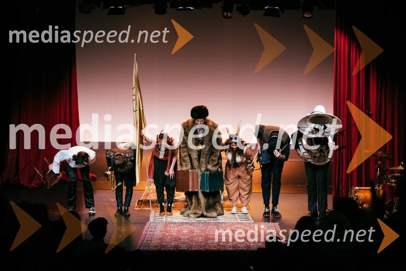 Razcufane zgodbe, predpremiera, Slovensko mladinsko gledališče