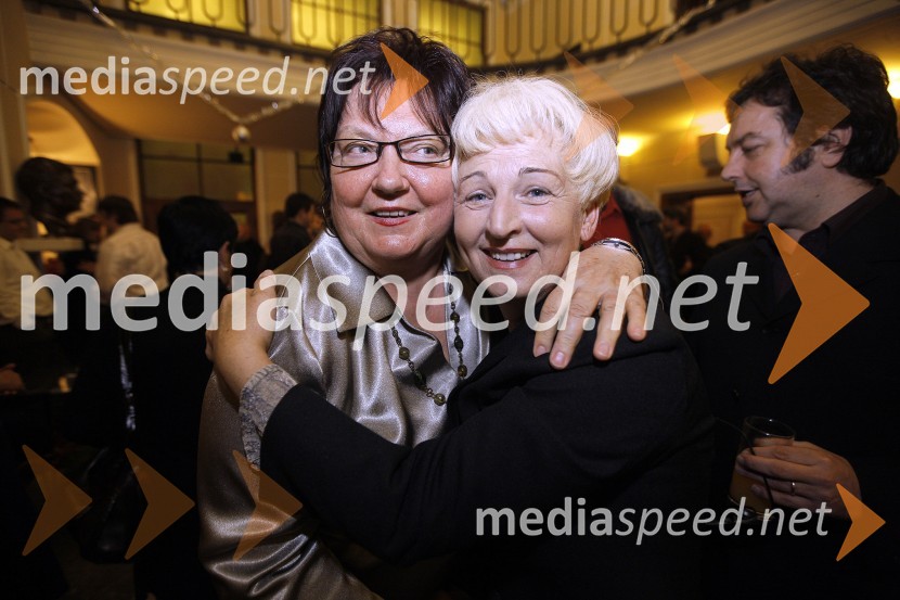 Mateja Podjed, novinarka Radia Celje in Novega tednika in Anica Kumer, igralkaHiša Bernarde Alba, premiera v SLG Celje