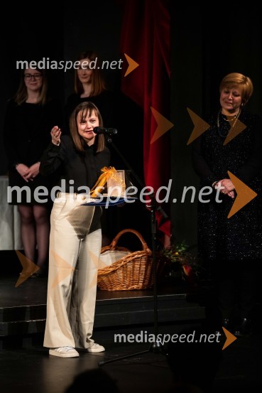  Brina Klampfer Merčnik, komparativistka in dramaturginja30. Dnevi komedije, zaključek v SLG Celje