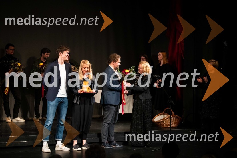  Urban Kuntarič, igralec;  Tatjana Doma, dramaturginja SLG Celje;  Luka Marcen, režiser; mag. Tina Kosi, upravnica SLG Celje30. Dnevi komedije, zaključek v SLG Celje