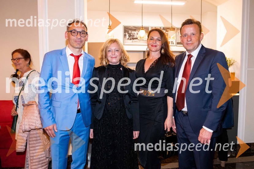  Tadej Toš, igralec, komik in TV voditelj; mag. Tina Kosi, upravnica SLG Celje;  Katarina Karlovšek, SBC;  Bojan Šrot, župan MO Celje30. Dnevi komedije, zaključek v SLG Celje