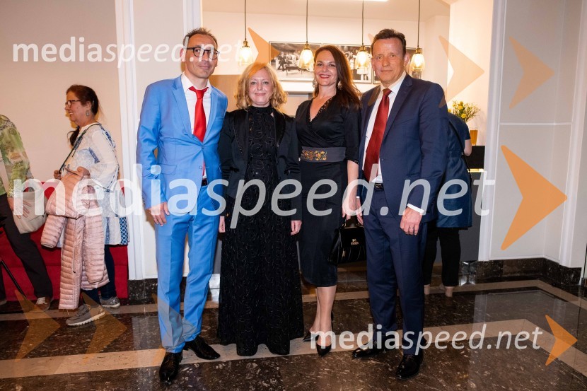  Tadej Toš, igralec, komik in TV voditelj; mag. Tina Kosi, upravnica SLG Celje;  Katarina Karlovšek, SBC;  Bojan Šrot, župan MO Celje30. Dnevi komedije, zaključek v SLG Celje