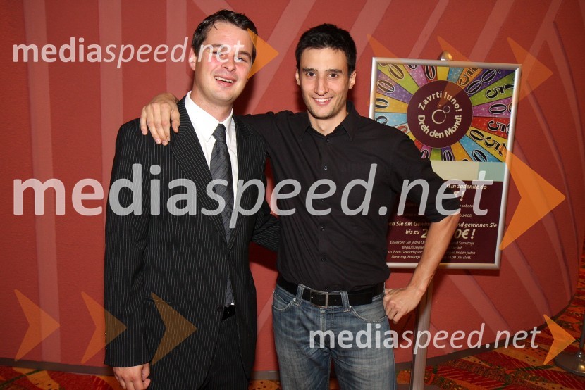 Ahac Pinter, direktor trženja in prodaje Hit Šentilj d.d in Miha Kranjc, novinar televizije RTSSeverina, koncert v Mondu