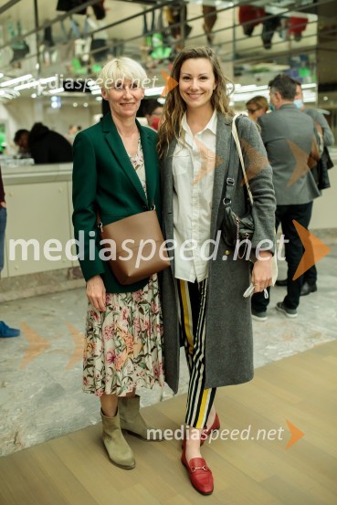  ... ;  Anja  Komučar, Pop TVSadhguru v Sloveniji, predavanje Rešimo prst (Save Soil)