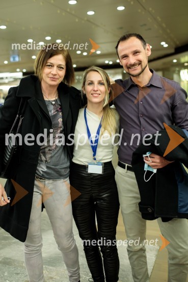  Ajda Eiselt Čreslovnik;  Tjaša Islamčević Lešnik;  David ČreslovnikSadhguru v Sloveniji, predavanje Rešimo prst (Save Soil)