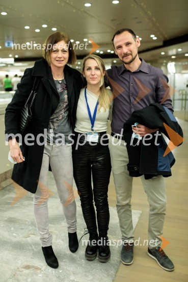  Ajda Eiselt Čreslovnik;  Tjaša Islamčević Lešnik;  David ČreslovnikSadhguru v Sloveniji, predavanje Rešimo prst (Save Soil)