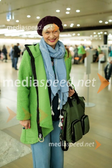  Barbra Drnač , slovenska plesalka, koreografinja in televizijska voditeljicaSadhguru v Sloveniji, predavanje Rešimo prst (Save Soil)