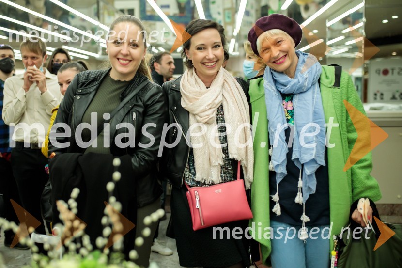  Tjaša Möderndorfer;  Lea Smrkolj, Zavarovalnica Triglav d.d.;  Barbra Drnač, novinarka, plesalka, koreografinja in televizijska voditeljicaSadhguru v Sloveniji, predavanje Rešimo prst (Save Soil)