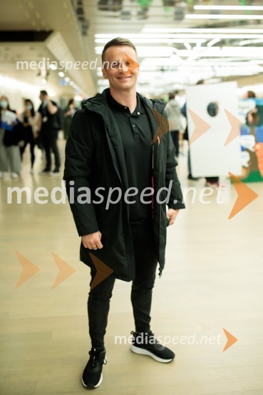  Tadej Bricelj, voditeljSadhguru v Sloveniji, predavanje Rešimo prst (Save Soil)