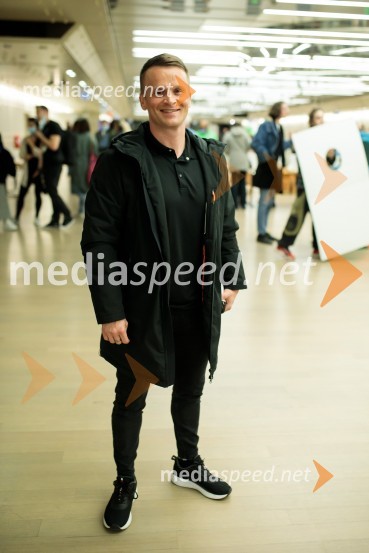  Tadej Bricelj, voditeljSadhguru v Sloveniji, predavanje Rešimo prst (Save Soil)