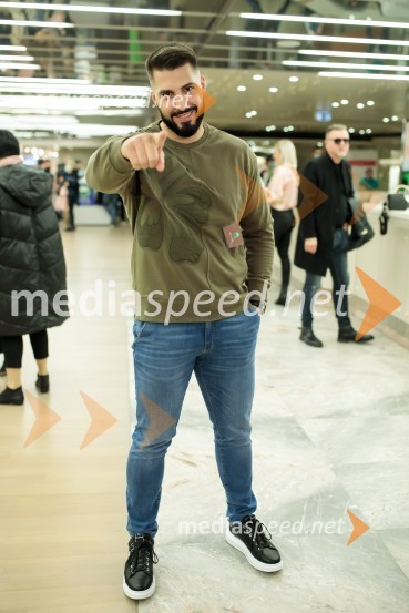  Challe Salle, glasbenik, raperSadhguru v Sloveniji, predavanje Rešimo prst (Save Soil)