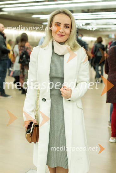  Ana Žontar Kristanc, kuharica, avtorica knjigSadhguru v Sloveniji, predavanje Rešimo prst (Save Soil)