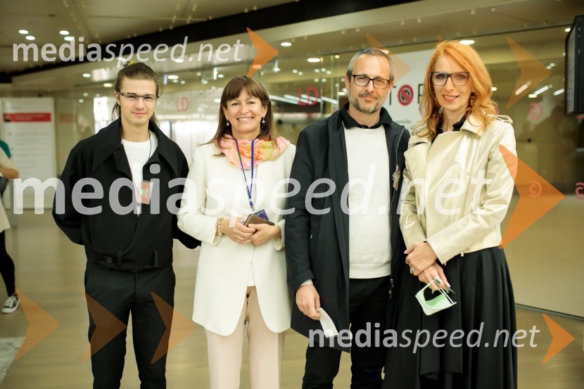  ... ;  ... ;  Samo Login, podjetnik;  Iza Sia Login, podjetnicaSadhguru v Sloveniji, predavanje Rešimo prst (Save Soil)