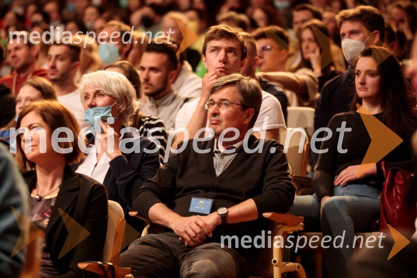  Janoš Kern, direktor Imago SloveniaeSadhguru v Sloveniji, predavanje Rešimo prst (Save Soil)