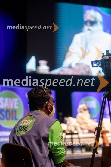 Sadhguru v Sloveniji, predavanje Rešimo prst (Save Soil)