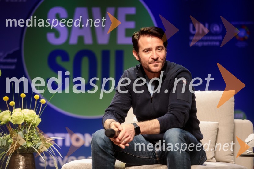  Goran Višnjić, hrvaško ameriški filmski igralecSadhguru v Sloveniji, predavanje Rešimo prst (Save Soil)